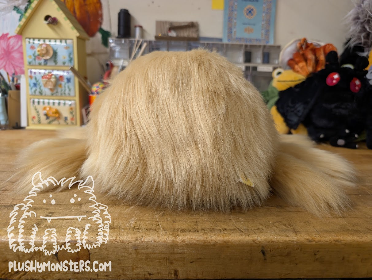 Lil' Blondie! With Oversized Eyes! - Weighted Lil' Guy