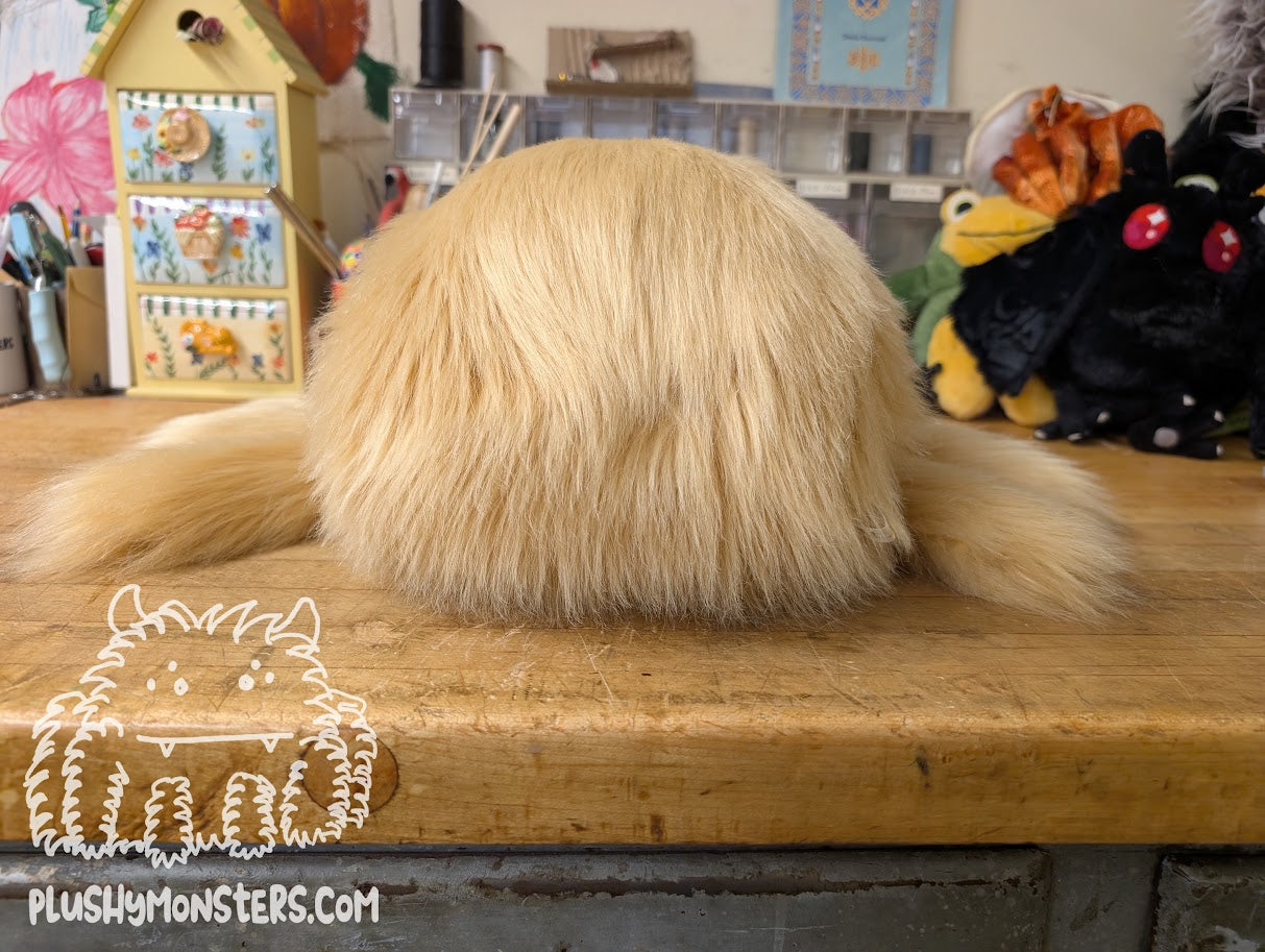 Lil' Blondie! With Oversized Eyes! - Weighted Lil' Guy