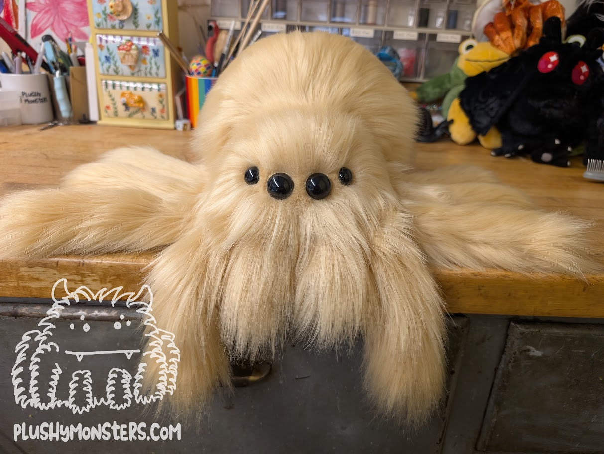 Lil' Blondie! With Oversized Eyes! - Weighted Lil' Guy