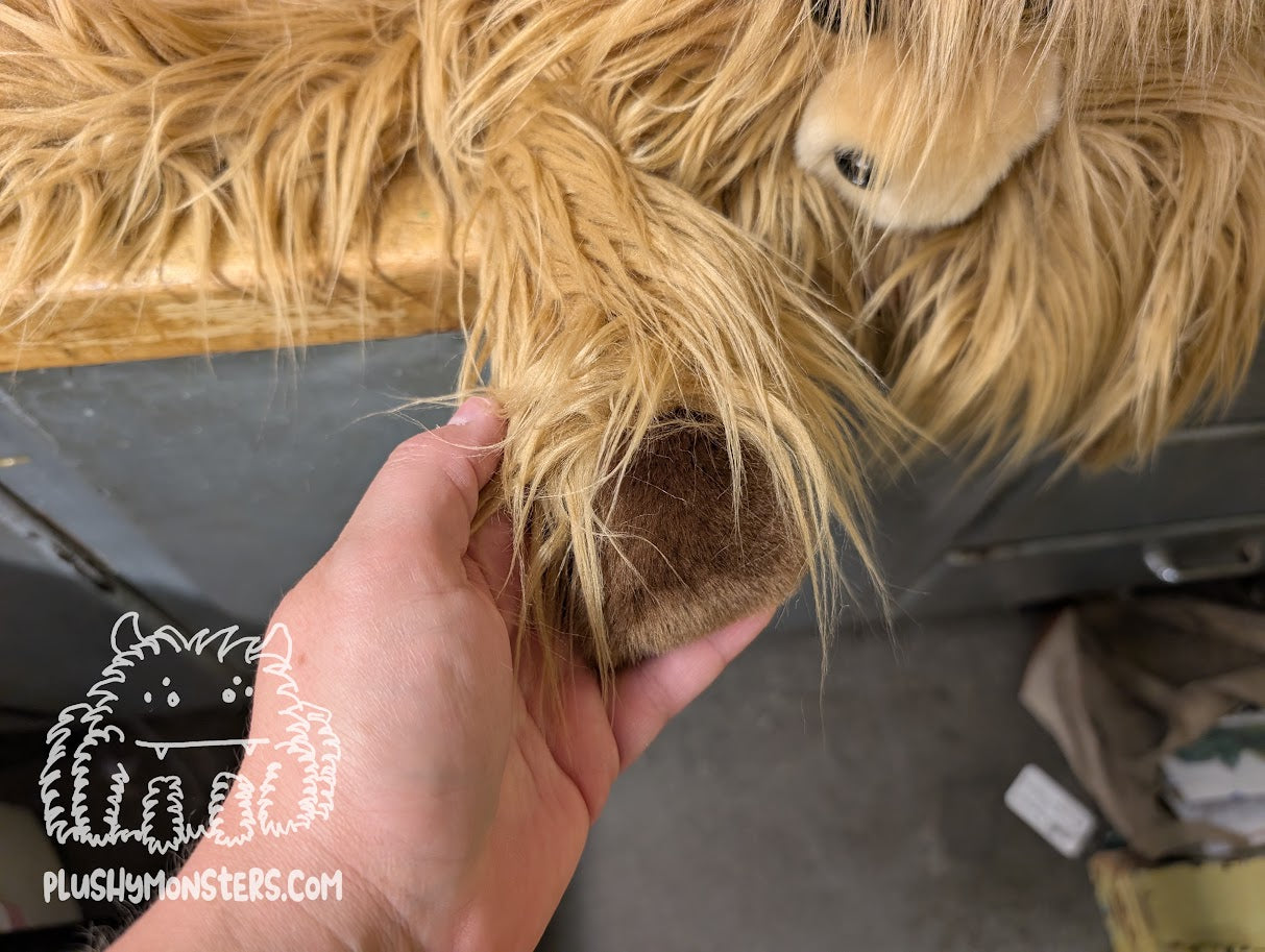 Delilah, Highland Cow Spider in Disguise - Weighted Middlin'