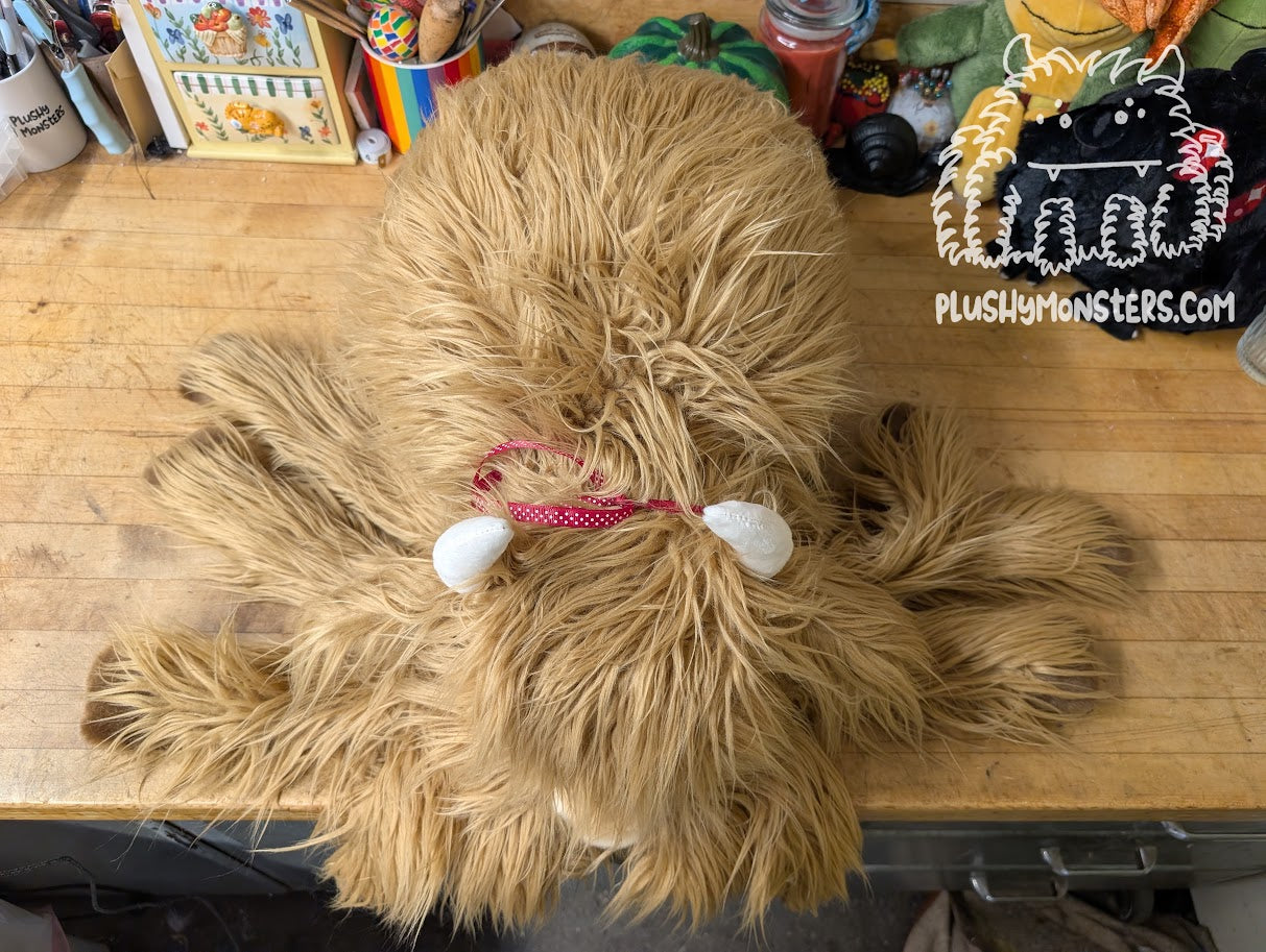 Delilah, Highland Cow Spider in Disguise - Weighted Middlin'