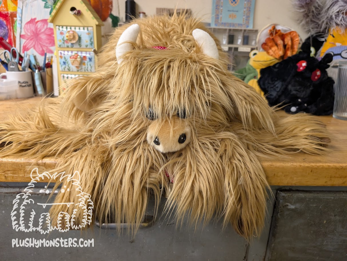 Delilah, Highland Cow Spider in Disguise - Weighted Middlin'