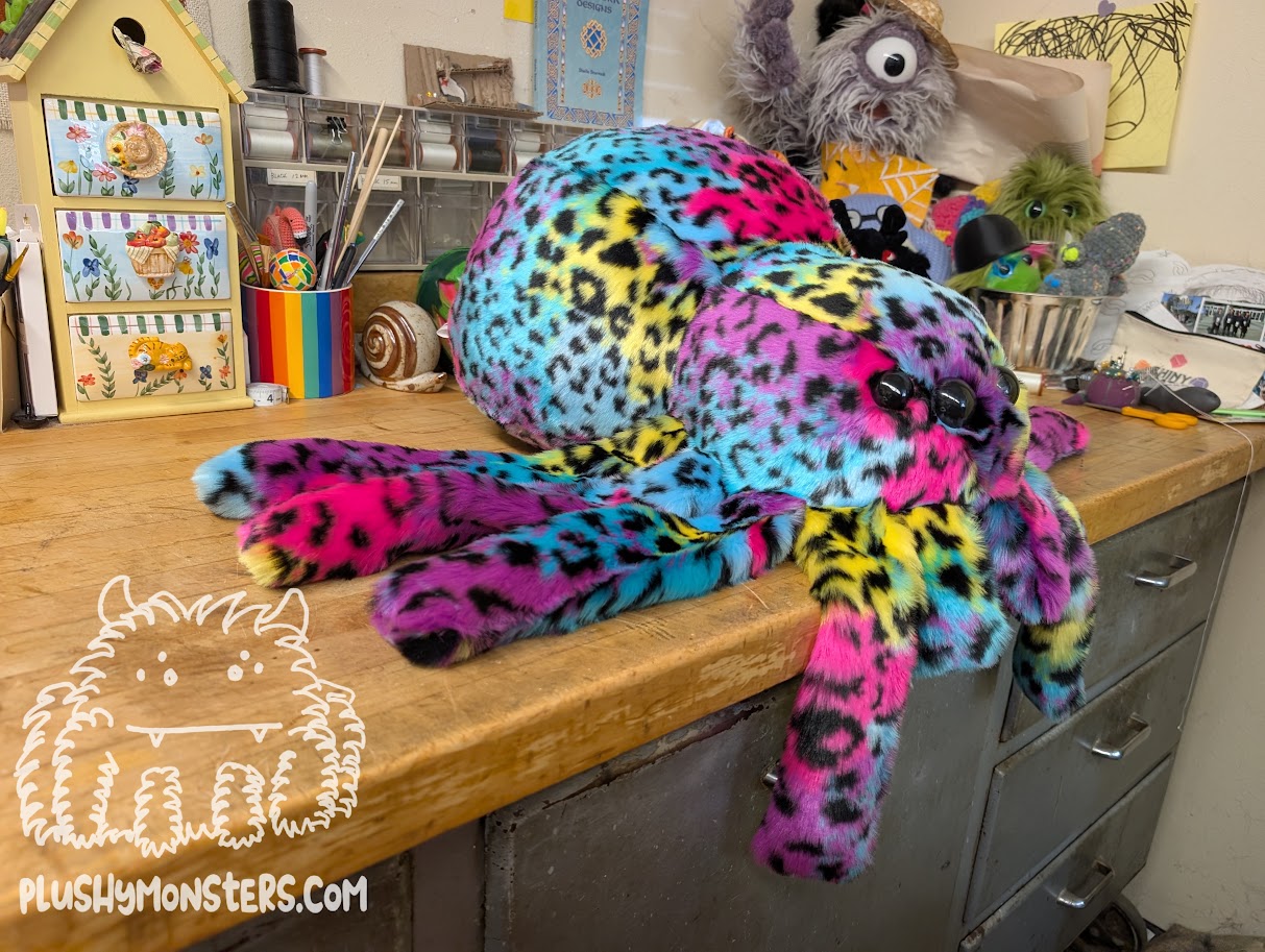 Rainbow Leopard! With Oversized Eyes! - Weighted Middlin'