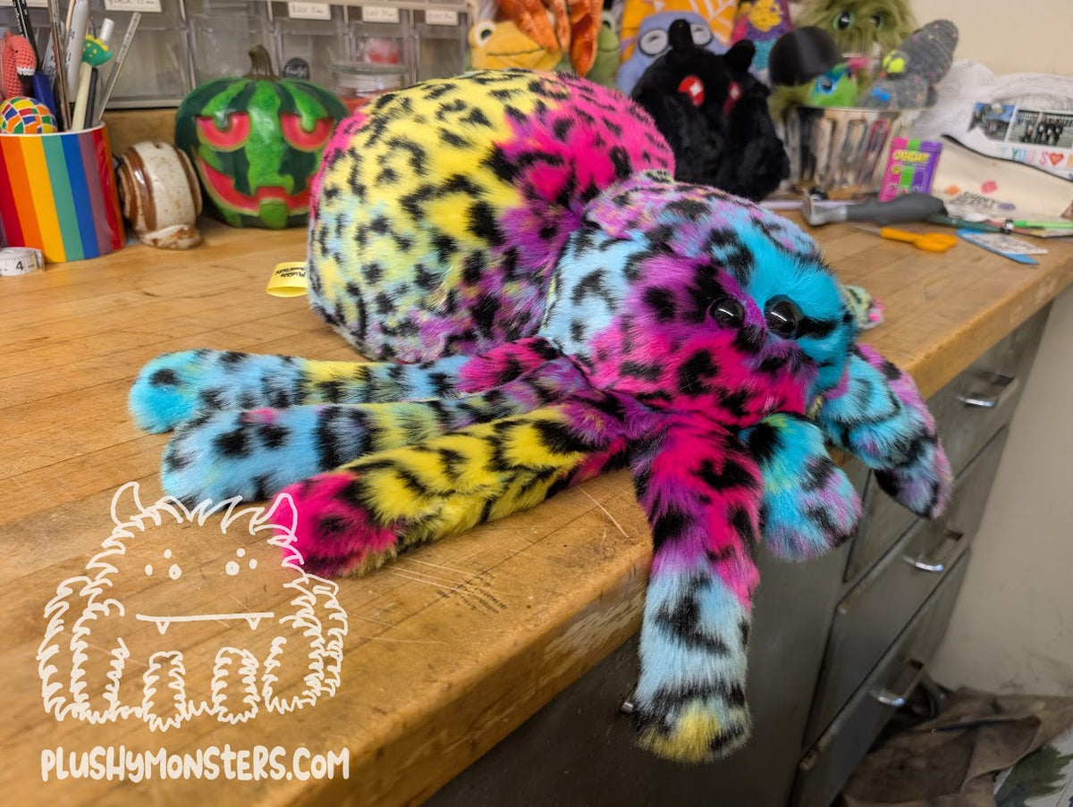 Lil' Rainbow Leopard! With Oversized Eyes! (1/2) - Weighted Lil' Guy