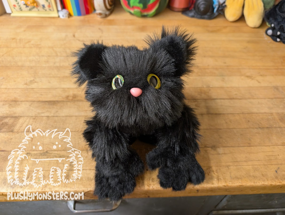 Little Munchkin! - Little Weighted Cat Nerd